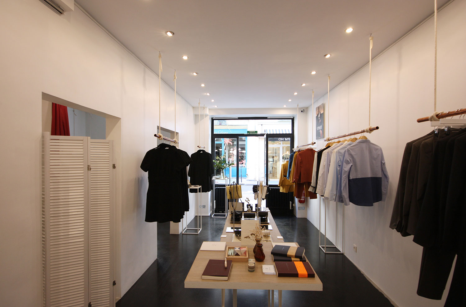 How to rent a pop up store in france paris